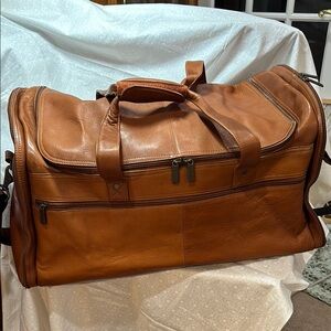 Colombian Leather 22” Multi-Pocket Duffle Bag